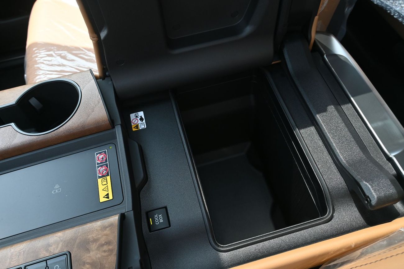 Lexus LX700h SIGNATURE 3.5L Twin-Turbo + Hybrid V6, Model 2026, Color Black inside Tan