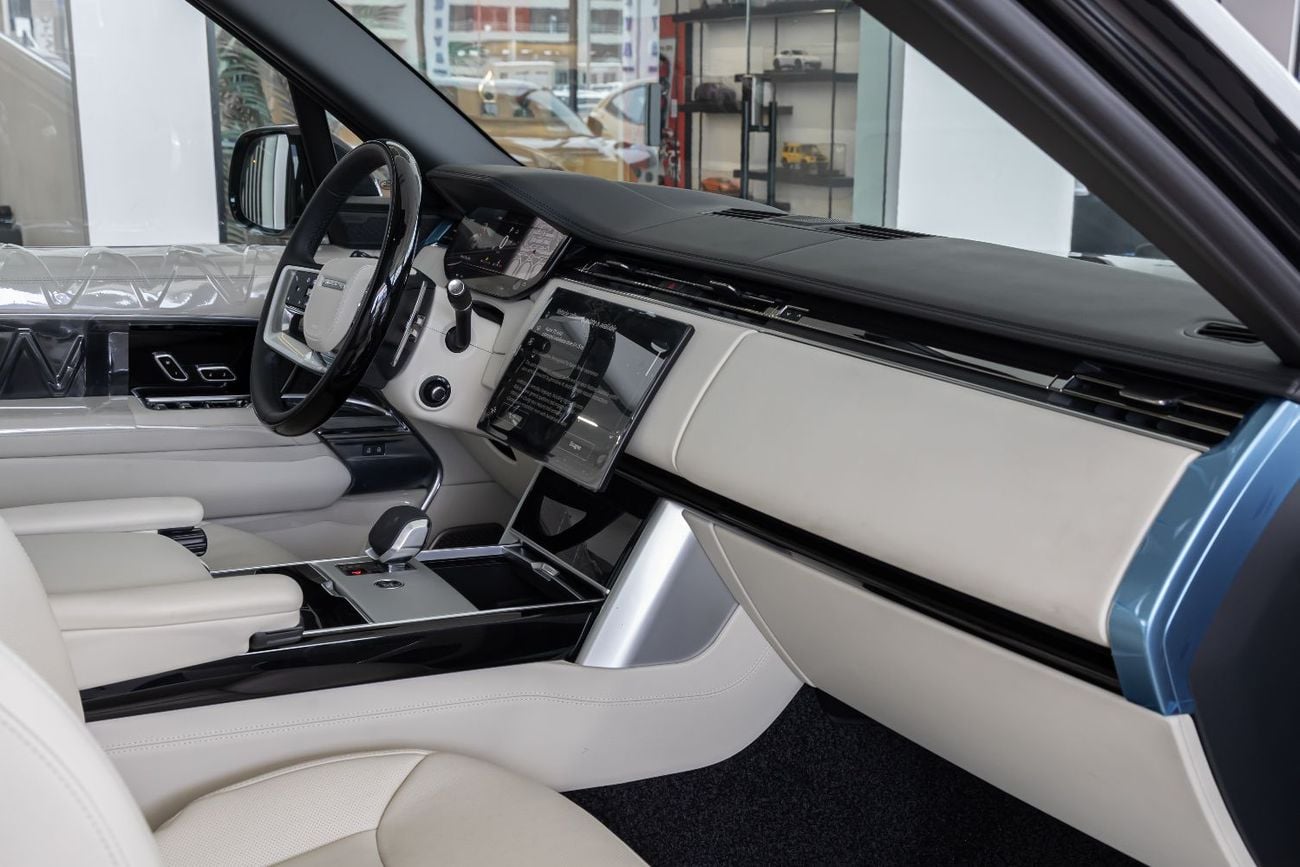 لاند روفر رينج روفر Land Rover | Range Rover | Autobiography P530 | GCC | Automatic side steps | 2026 (EXPORT)