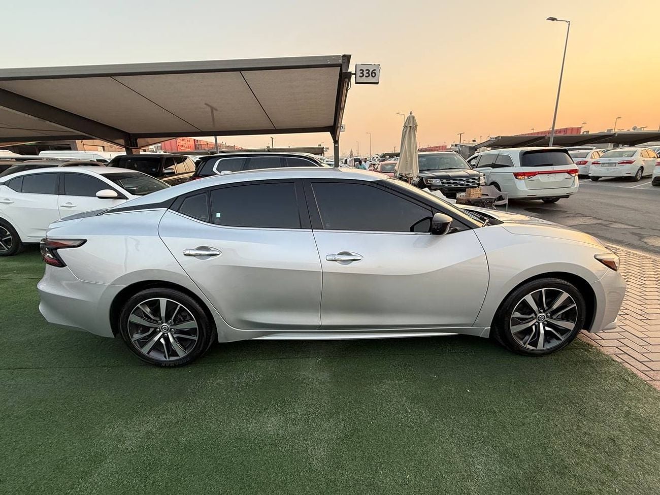 Nissan Maxima PLATINUM first owner, clean use