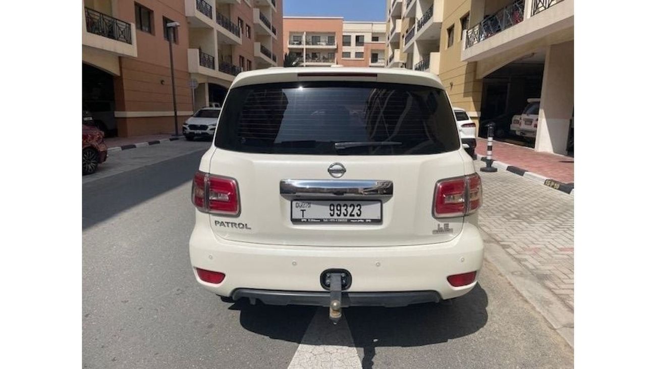 Nissan Patrol SE Platinum NISSAN PATROL PLATINUM T2 2014 GCC SINGLE OWNER LOW MILEAGE IN MINT CONDITION