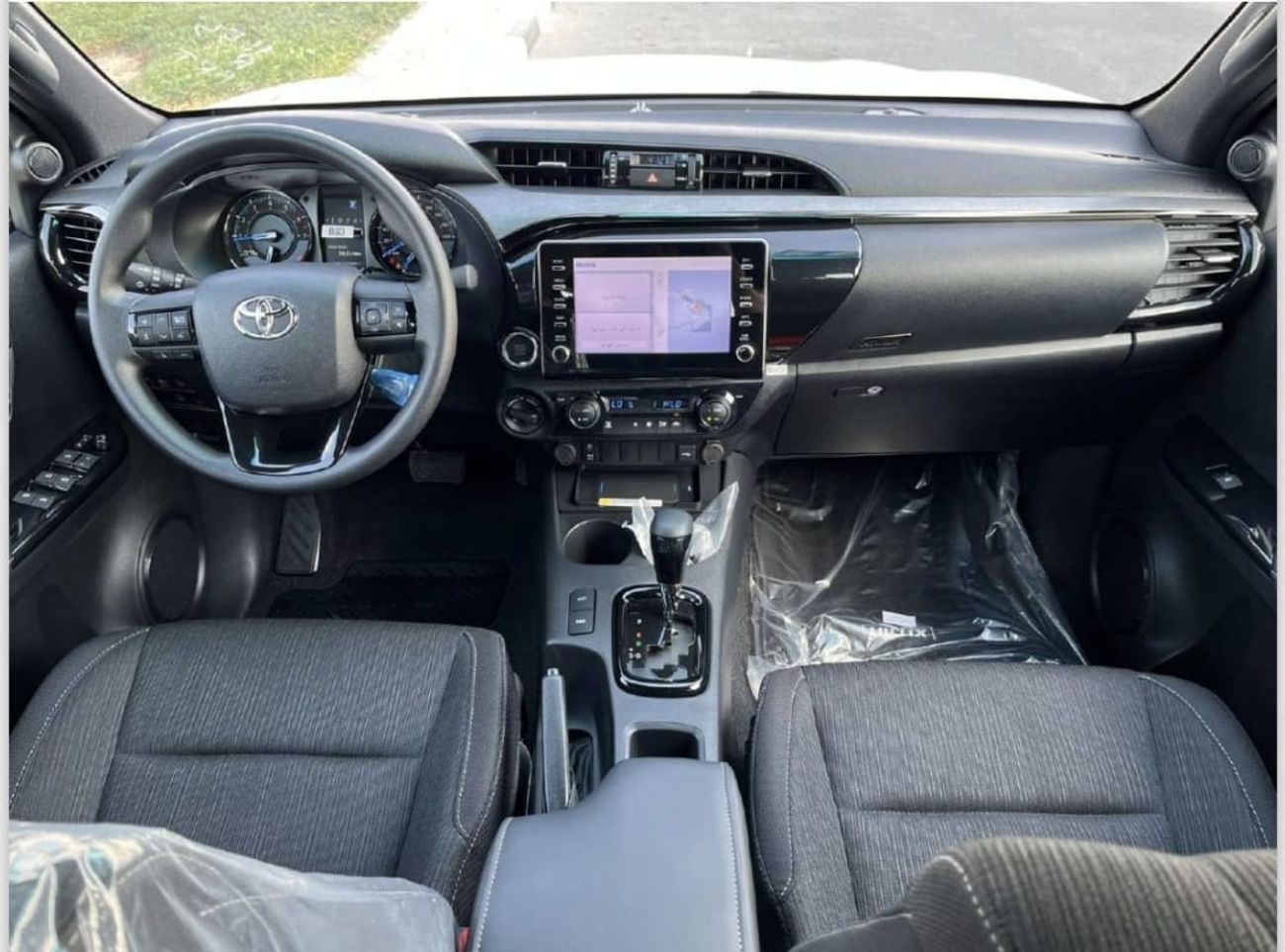 تويوتا هيلوكس Toyota pickup Hilux, adventure.4.0L petrol engine LHD,2025 model ,brand new ,Gcc specs,4x4 , automat