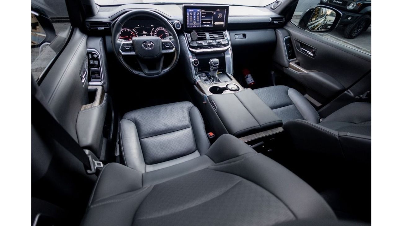 Toyota Land Cruiser Toyota Land Cruiser VXR 2024 GCC under Agency Warranty and Service Contract with Flexible Down-Payme