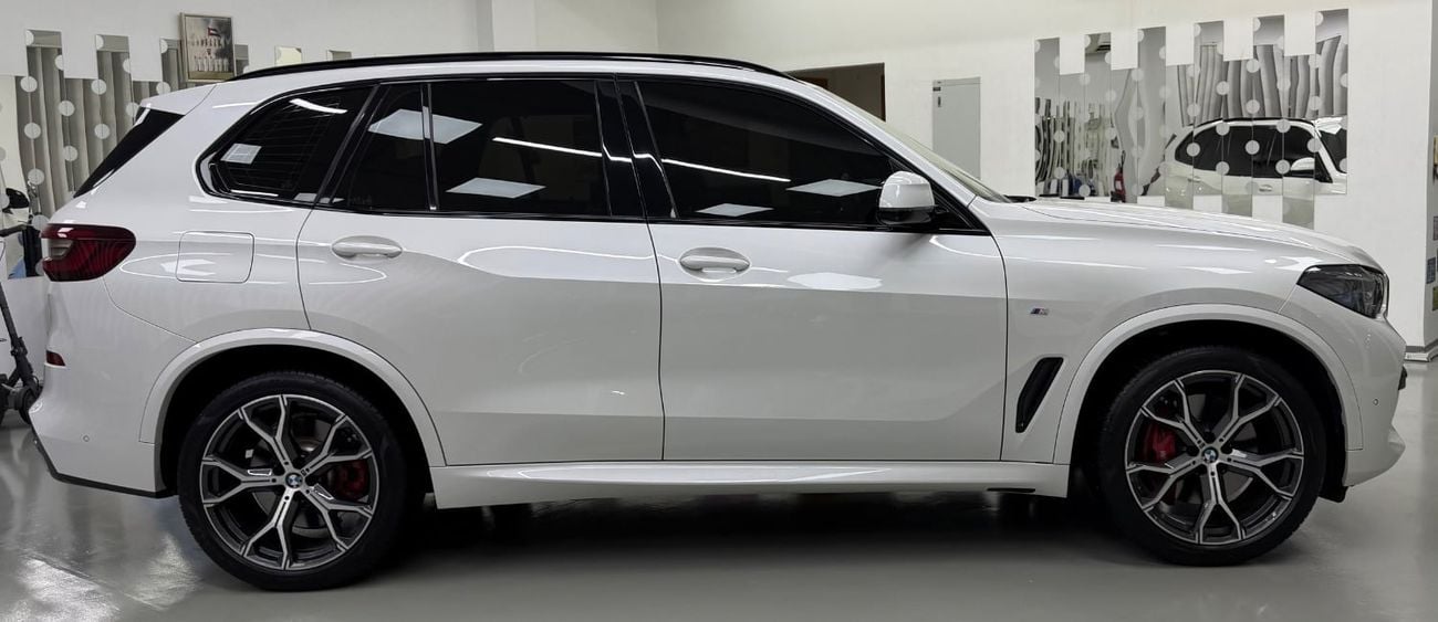 بي أم دبليو X5 40i M SPORT EXCLUSIVE مجلس التعاون الخليجي ... سجل صيانة كامل .. مشغل أقراص DVD .. محرك V6 طقم M .. حالة ممتازة