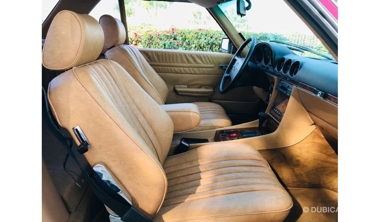 Mercedes-Benz 560 SL CLASSIC CAR 1989 MODEL IN A BEATIFUL CONDITION