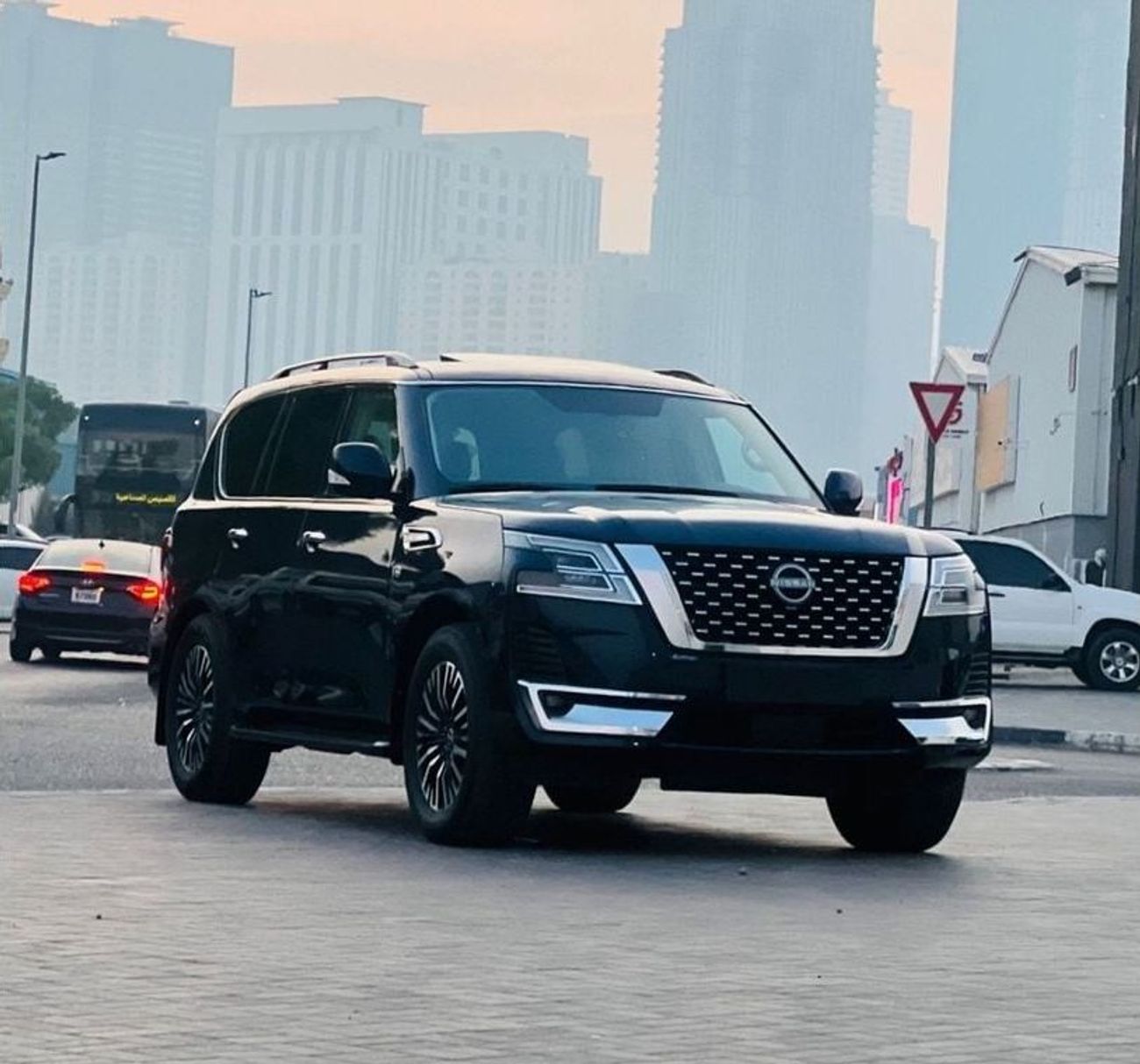 Nissan Armada V8 bid engine AWD