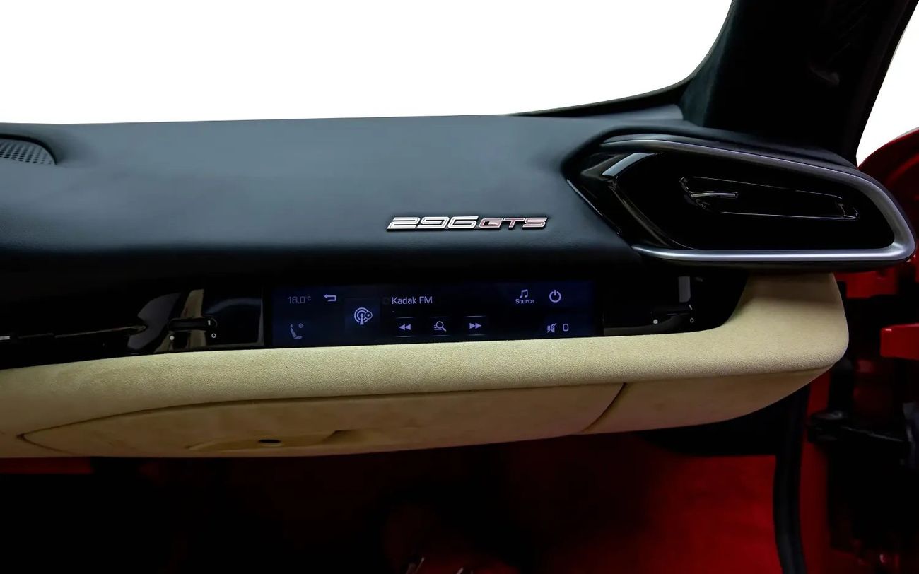 فيراري 296 GTS Standard - GCC Spec - With Warranty and Service Contract-