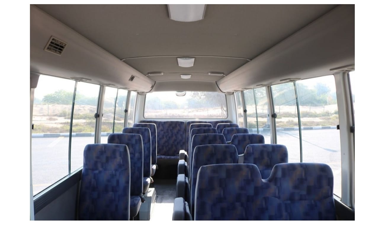 Nissan Civilian 2015 | BUS 30 SEATER WITH GCC SPECS AND EXCELLENT CONDITION