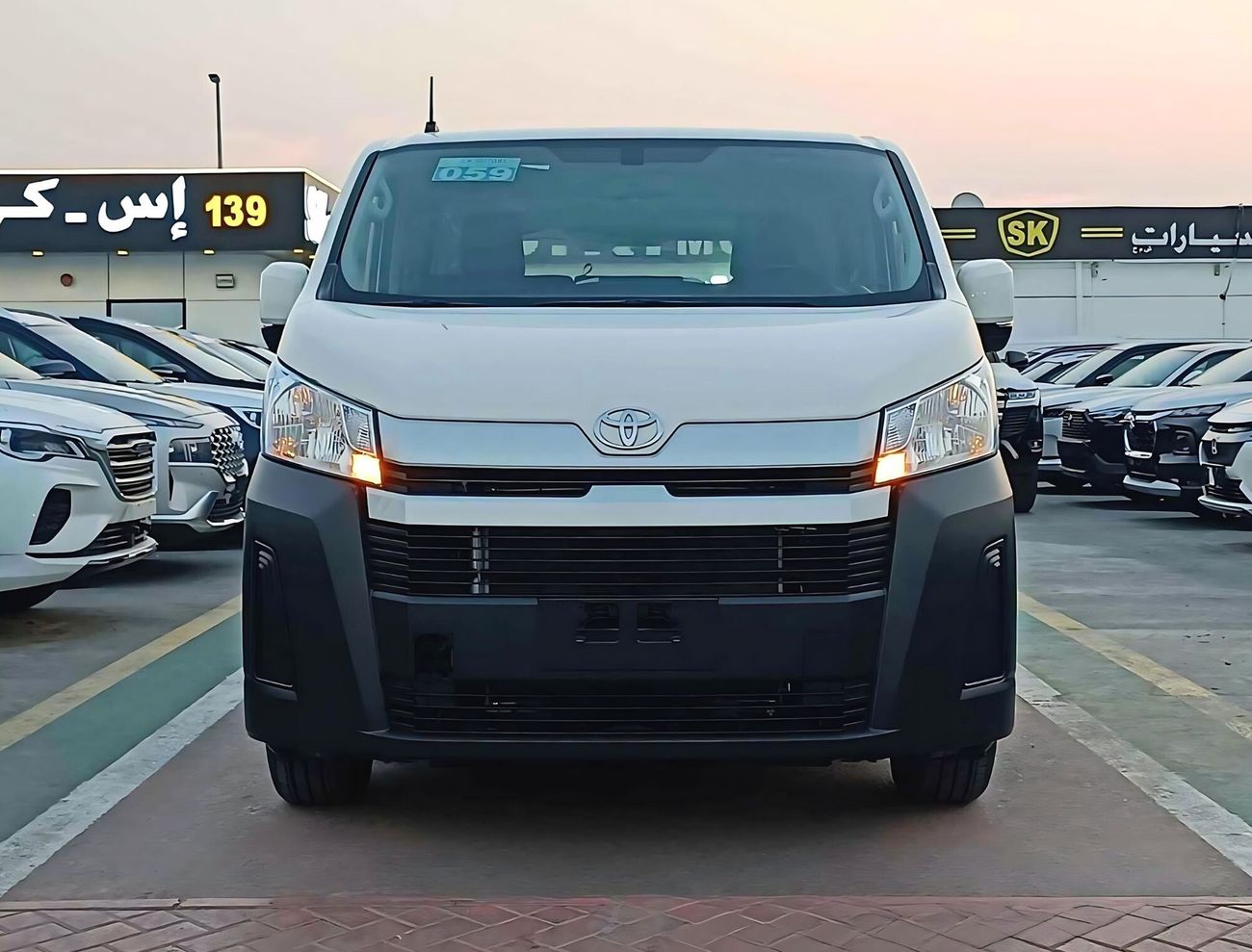 تويوتا هاياس Std Roof / Cargo Van / 3.5L V6  Petrol / MT / New Shape