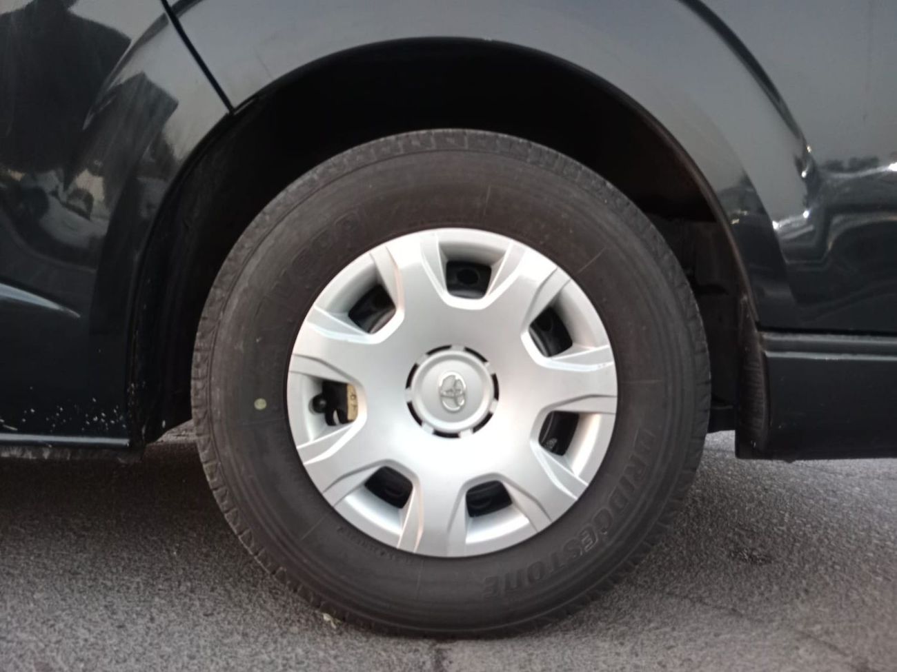 Toyota Hiace TOYOTA HIACE VAN RIGHT HAND DRIVE(PM74575)