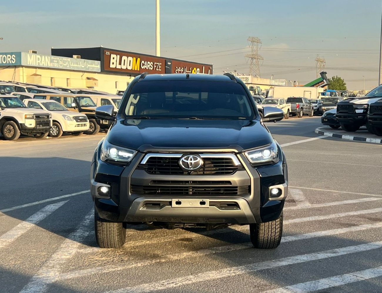 Toyota Hilux 2019 Toyota Hilux GL  Advanture Modified - 2.7L V4 - AWD 4x4- GCC -360* CAM - Push Start - Patrol