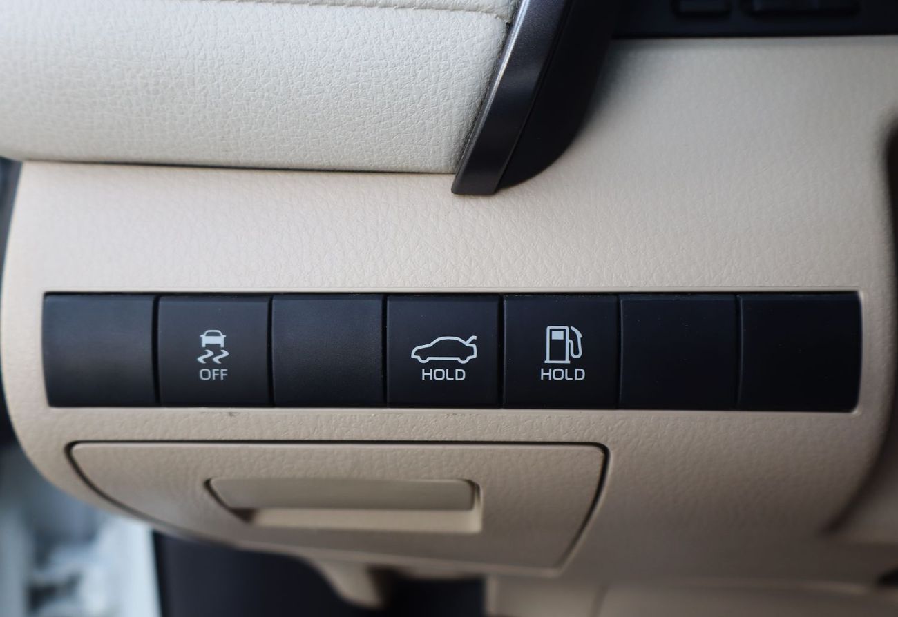 تويوتا كامري SE 2.5L (181 HP)