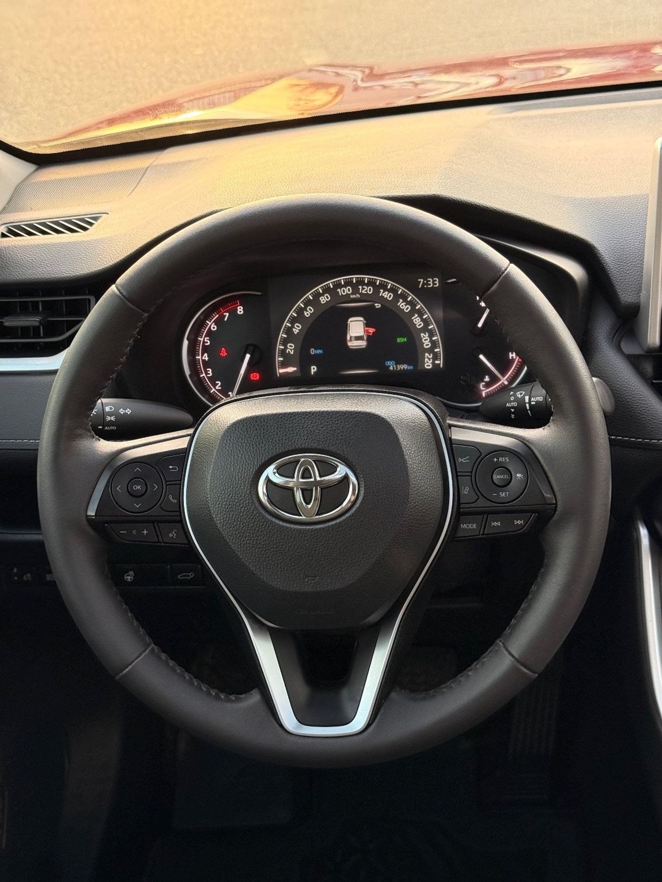 تويوتا راف ٤ XLE AWD 2.5 Sunroof  2024