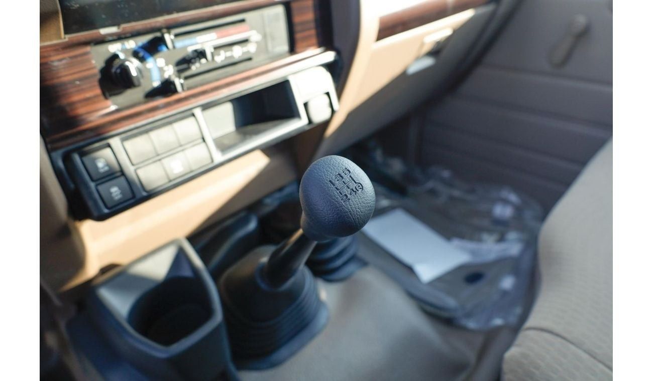 تويوتا لاند كروزر 70 TOYOTA LANDCRUISER 78 4.0L V6 PETROL 4WD STD E MANUAL