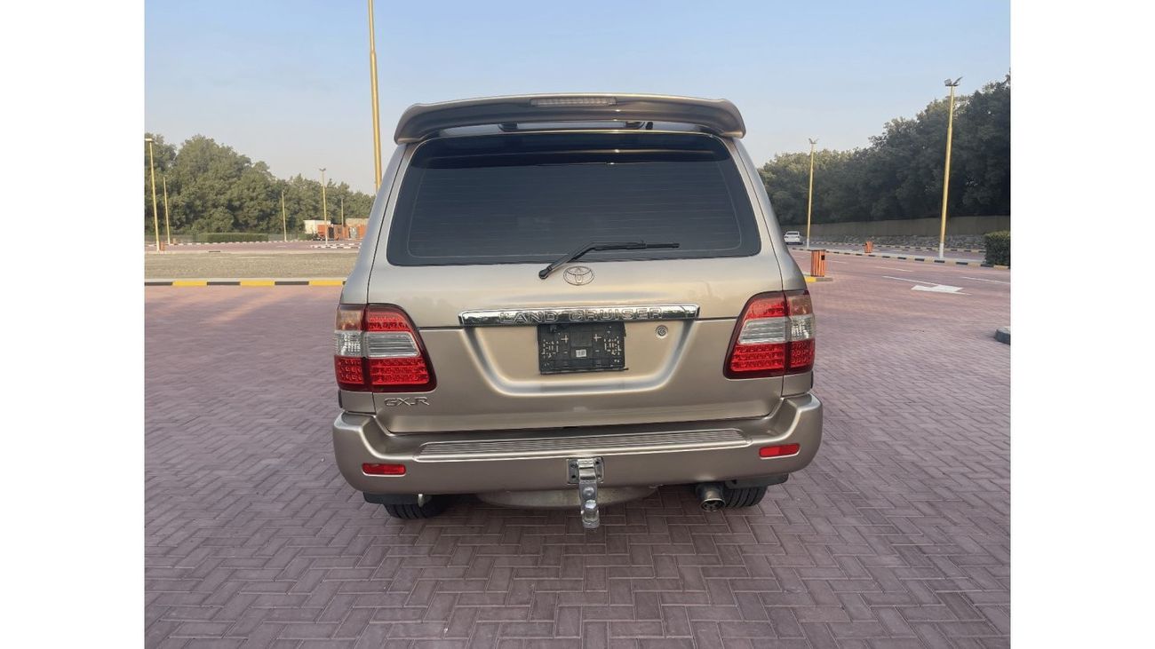 Toyota Land Cruiser TOYOTA LAND CRUISER 2006 GCC V6. 3,5  Excellent Condition   * CAR IN VERY GOOD CONDITION, BUY AND DR