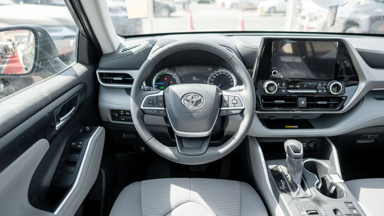 Toyota Highlander 2025 Toyota Highlander GLE 2.5 AT Hybrid (White)