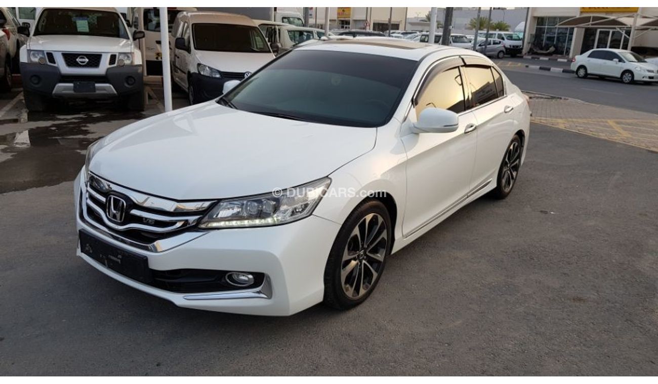هوندا أكورد 2016 model Gulf dpecs 3.5ltr Full options Sport edition