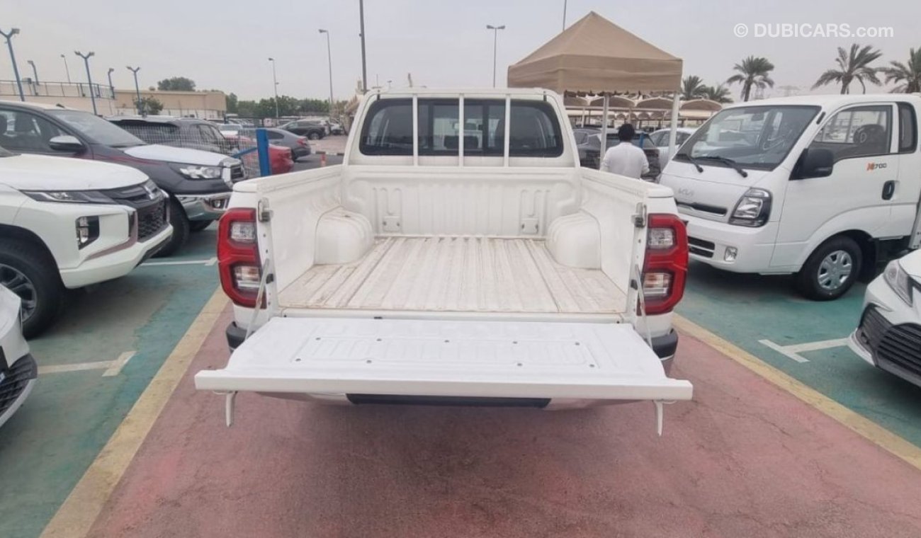 تويوتا هيلوكس 2.4  deseil manual gear D/C  4X4  DOUBLE AC  2023  MODEL