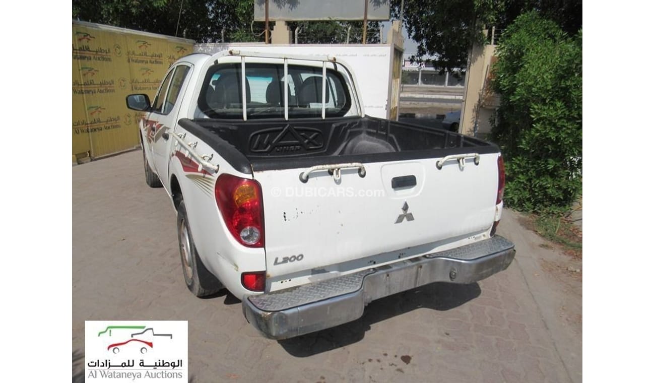 Mitsubishi L200 Mitsubishi L200 D/c pick up 4x2,Diesel,Model:2014. Excellent condition