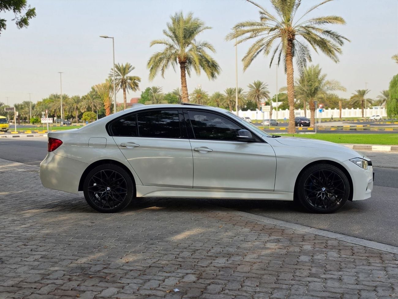 BMW 328i FULL OPTIONS