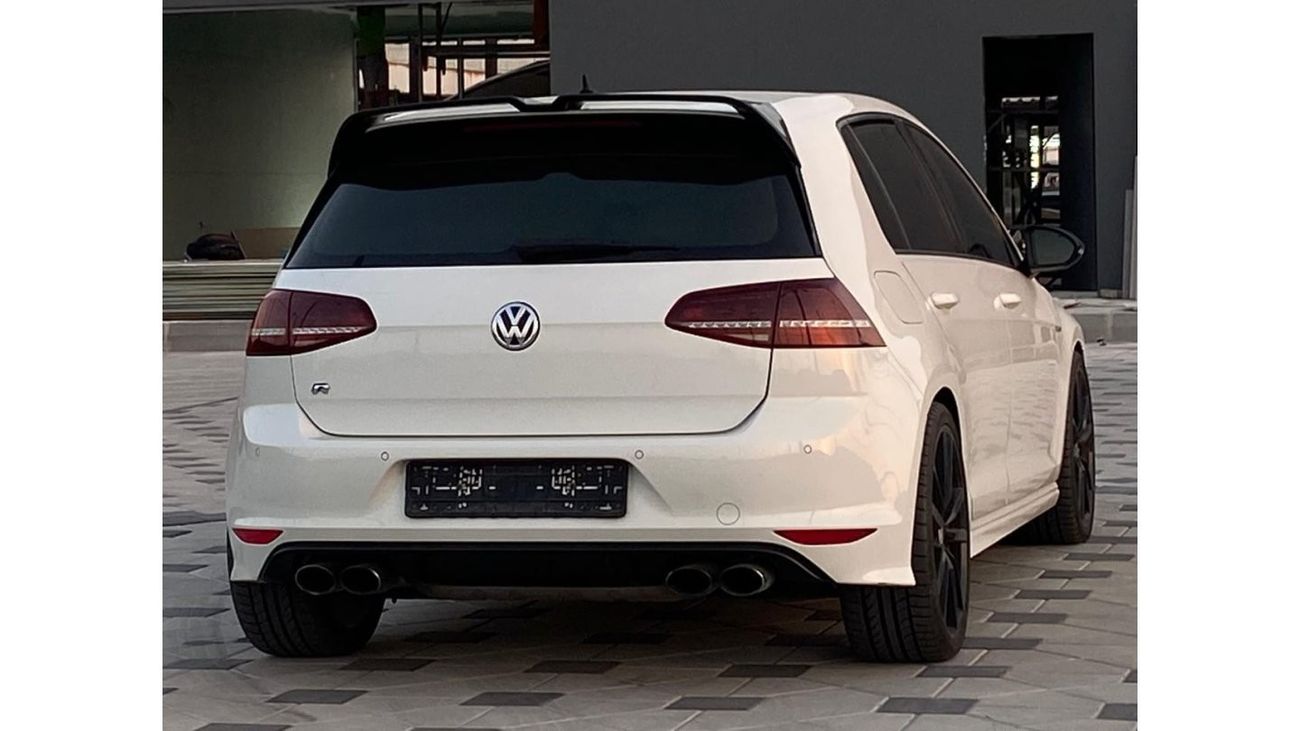 فولكس واجن جولف ار