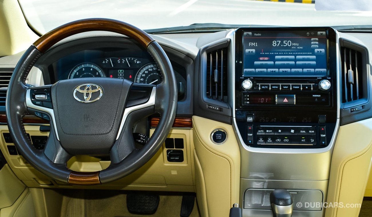 Toyota Land Cruiser GXŔ V8