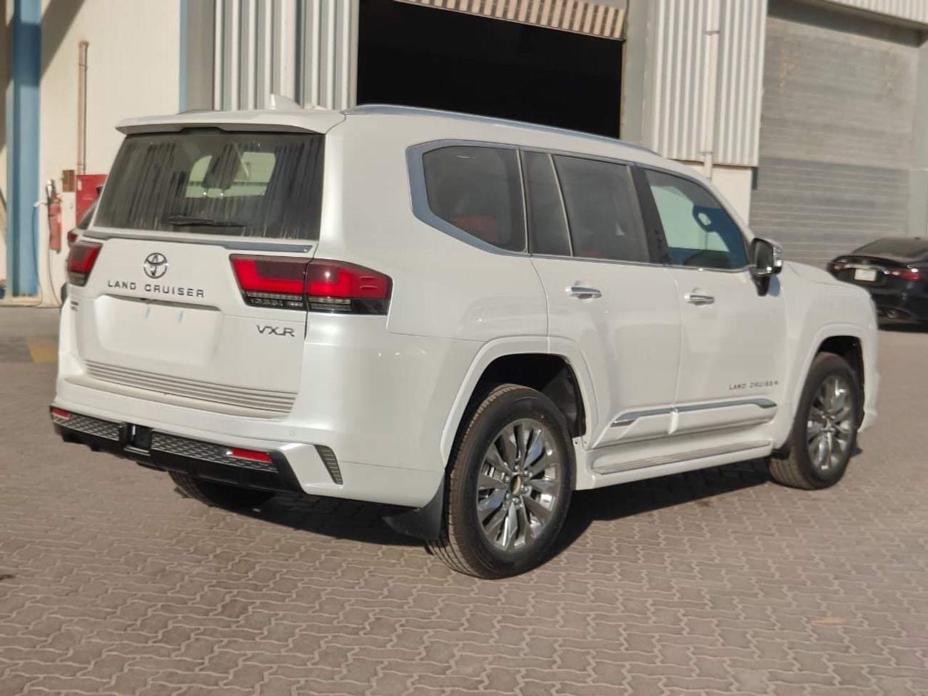 تويوتا لاند كروزر 2026 Toyota Land Cruiser LC300 VXR Full-Option with Radar 3.3L V6 Twin Turbo Diesel A/T Export Only