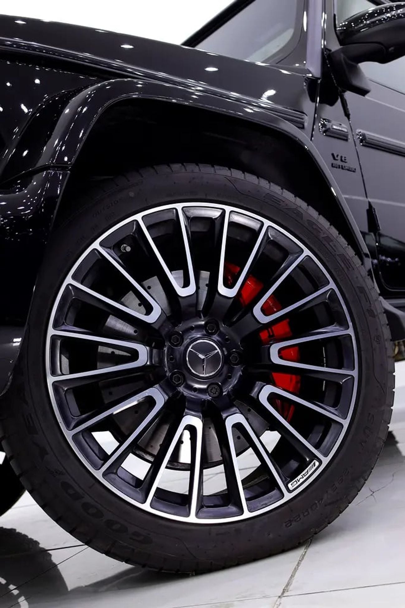 Mercedes Benz G63 AMG G63 MANUFAKTUR EDITION + DOUBLE NIGHT PACKAGE + CARBON INTERIOR+ 5 YEARS GARGASH WARRANTY + SERVICE