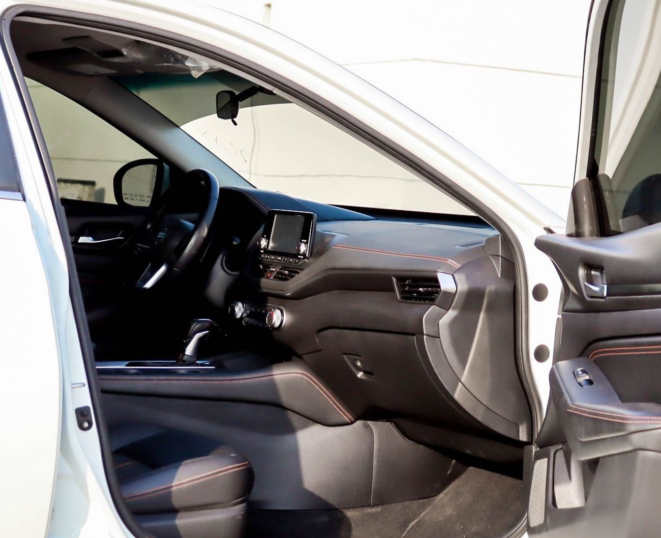 نيسان ألتيما نيسان ألتيما SR (L34) موديل 2020، سيدان بأربعة أبواب، محرك بنزين سعة 2.5 لتر، ناقل حركة أوتوماتيكي،