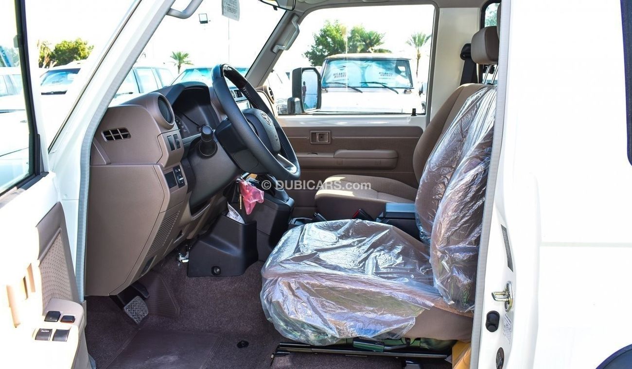 تويوتا لاند كروزر 70 4.0L V6 Petrol  Auto Transmission