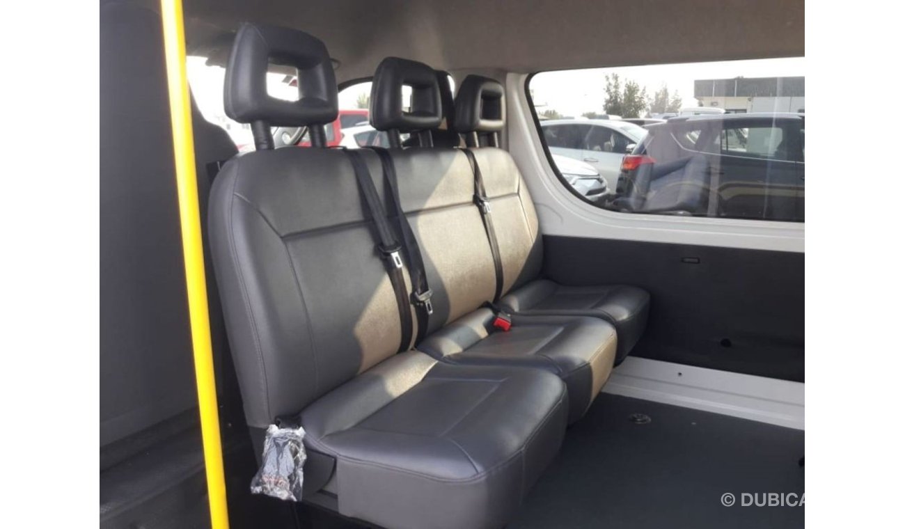 تويوتا هاياس Hiace Commuter RIGHT HAND DRIVE (Stock no PM 60)