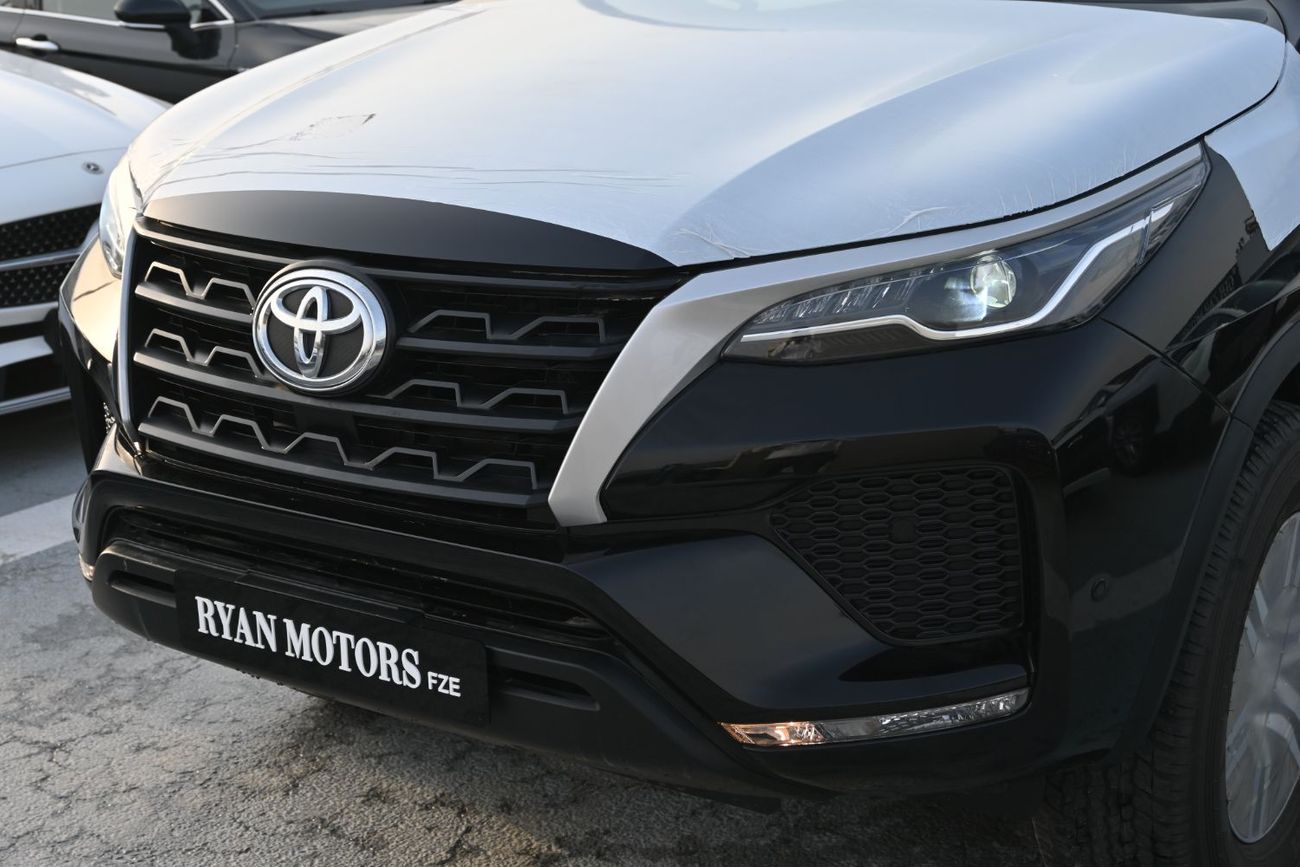 تويوتا فورتونر Toyota Fortuner 2.7L Petrol, Automatic 4WD, Model 2025, Color Black
