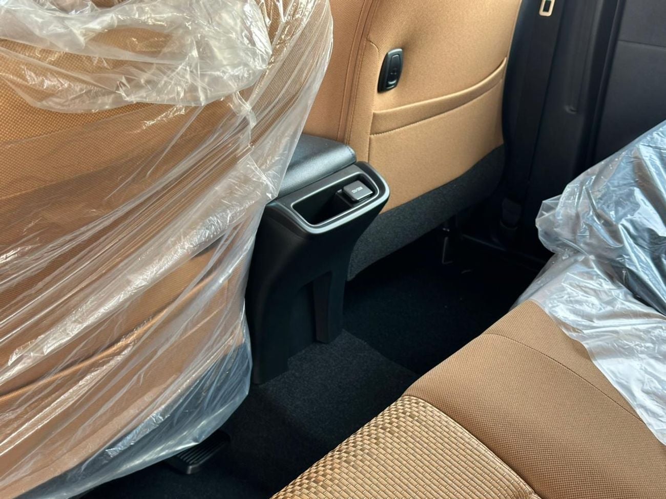 Toyota Fortuner 2025 TOYOTA FORTUNER 2.4 DSL  WHITE/TAN