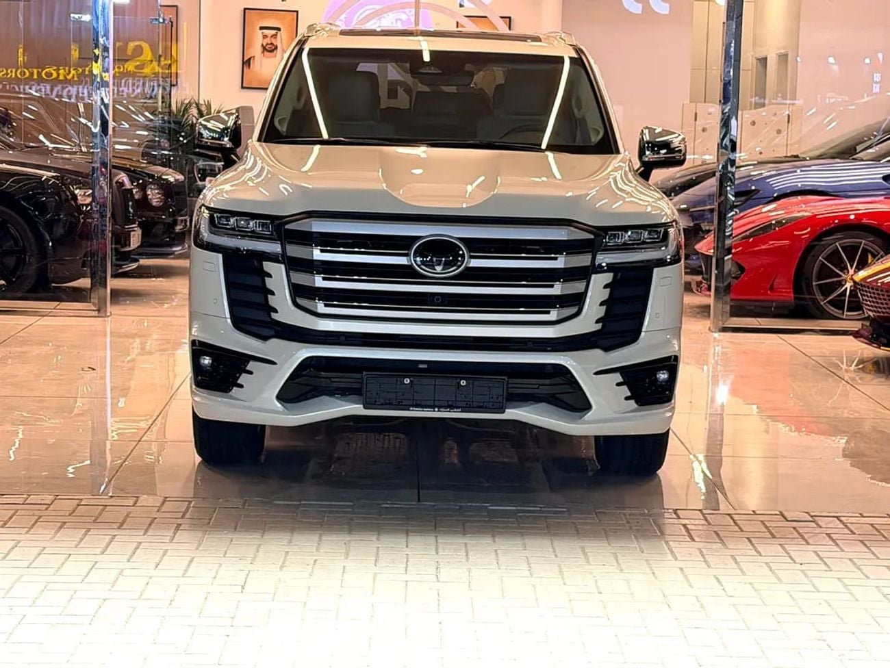 تويوتا لاند كروزر VXR NON-TURBO – GCC AL-FUTTAIM – ONLY 7500 KM