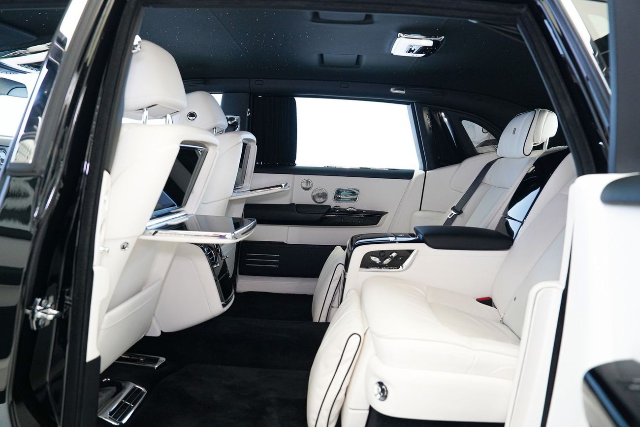 Rolls-Royce Phantom EWB 6.8L