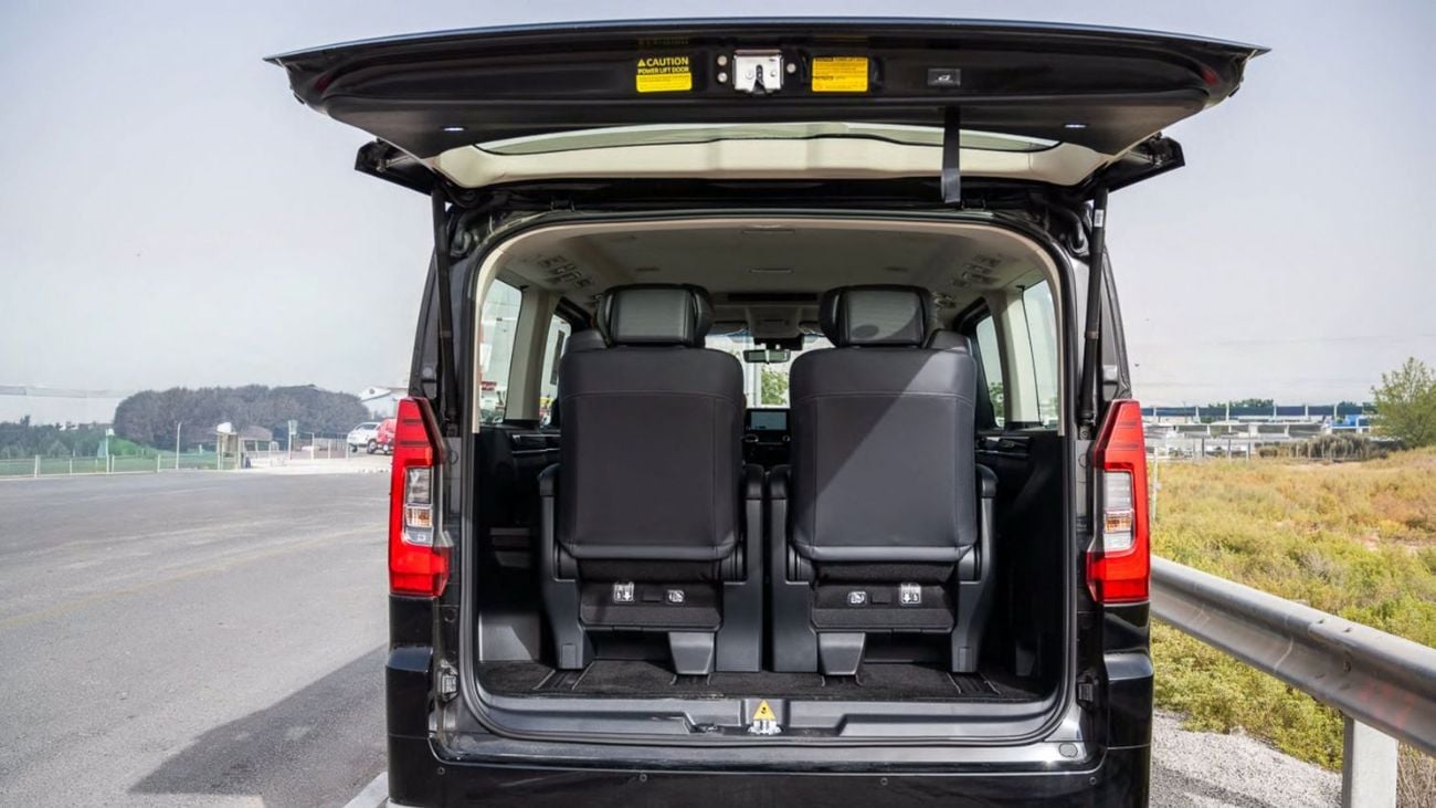 تويوتا جرافينا Toyota Granvia Premium 3.5L 2026