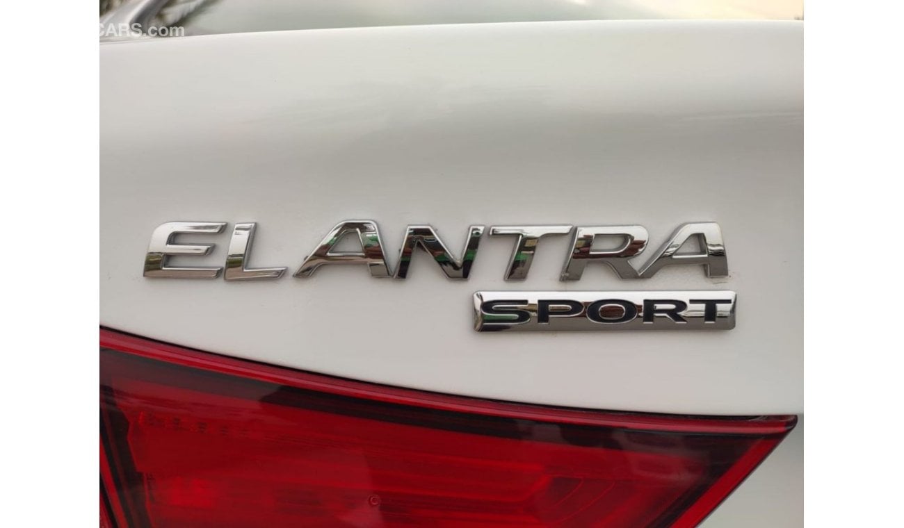 Hyundai Elantra WHITEPETROL	97600	LHD AUTO	KMHDH4AE7GU591633- HYUNDAI 	ELANTRA	2015