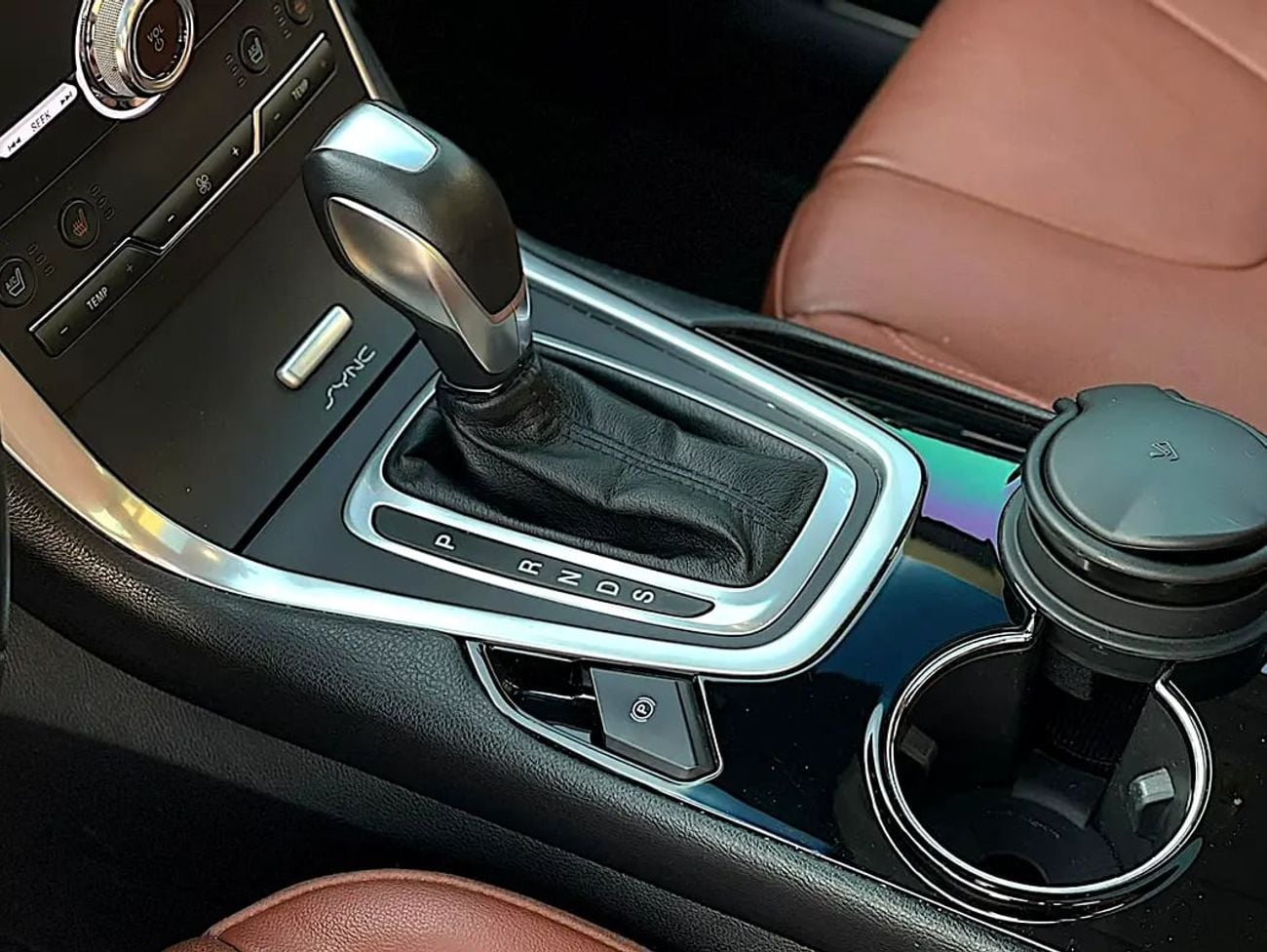 Ford Edge 1,045 P.M | 3.5 V6 Titanium - GCC Specs -under warranty | ORIGINAL PAINT