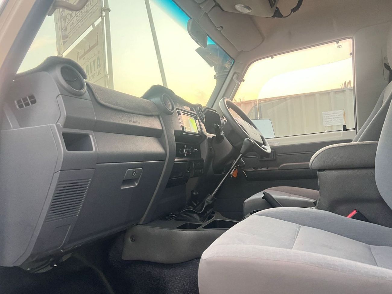 تويوتا لاند كروزر بيك آب DIESEL 4.5 LITER ,RIGHT HAND DRIVE 2022 MODEL