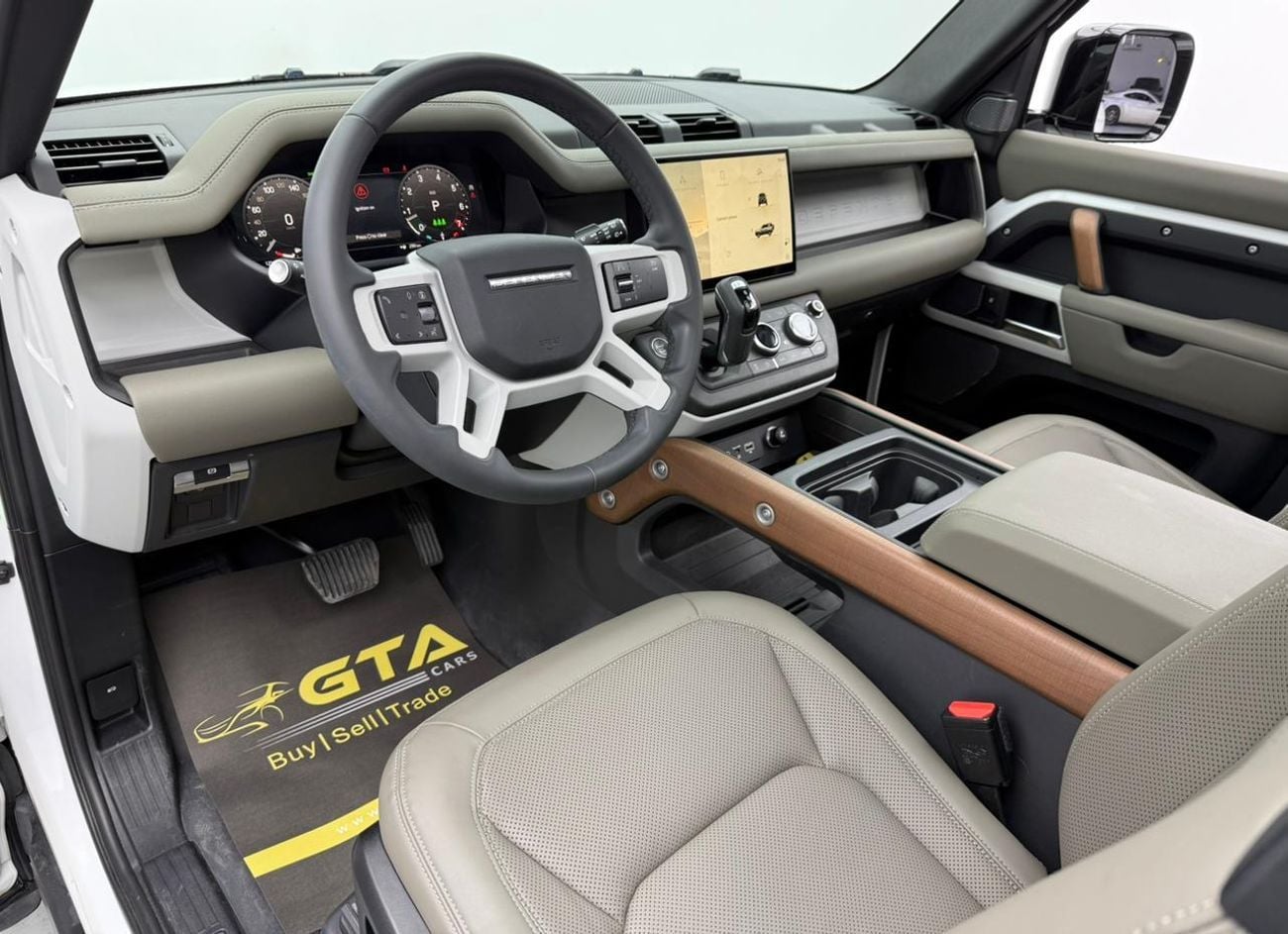 Land Rover Defender P300 90 X-Dynamic SE 2.0L (5 Seater) 2024 Land Rover Defender , Land Rover Warranty+Service Contract