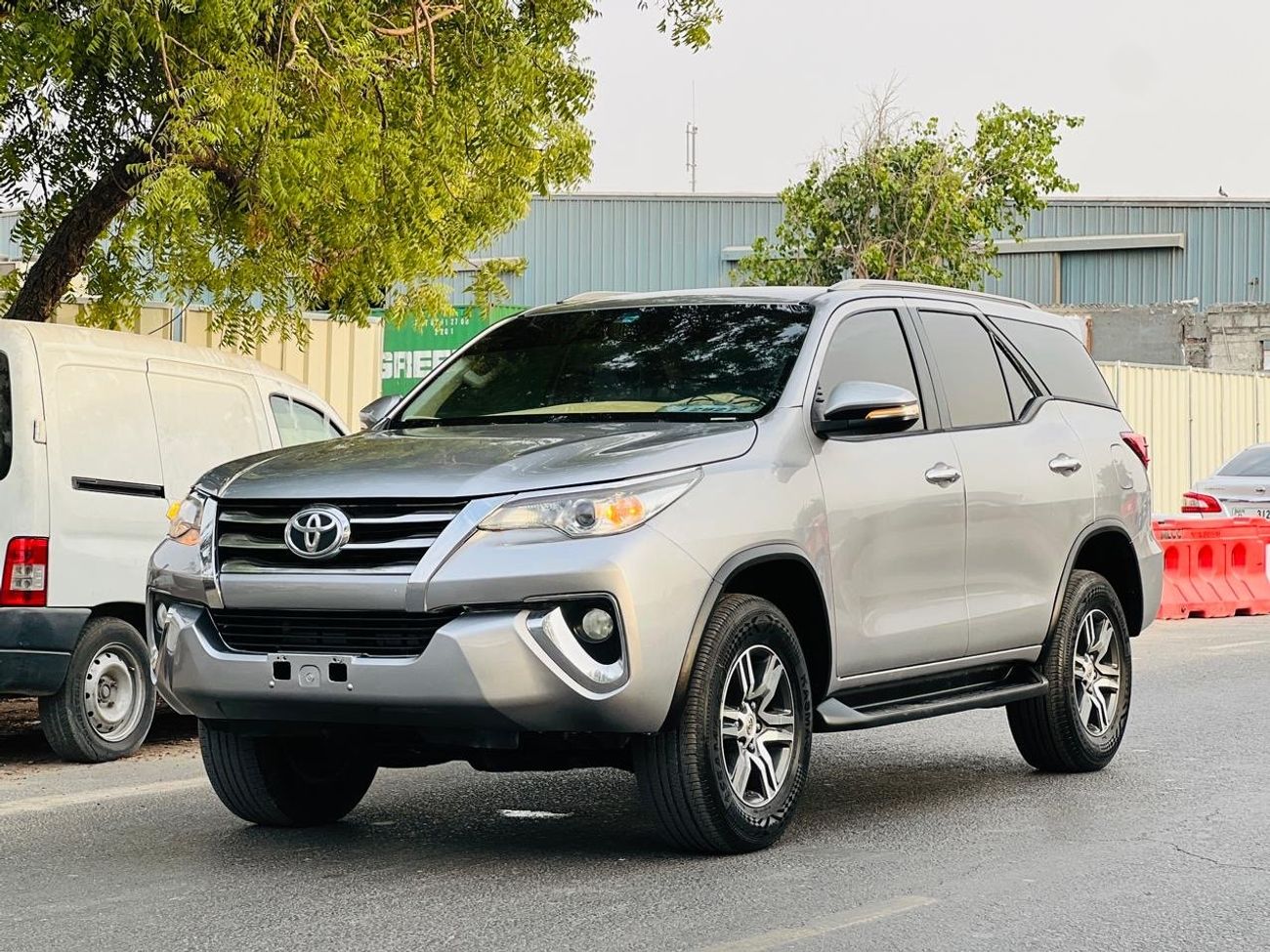 تويوتا فورتونر 2017 Model GCC Specification V4 Petrol Engine Exterior and Interior Both Good Condition