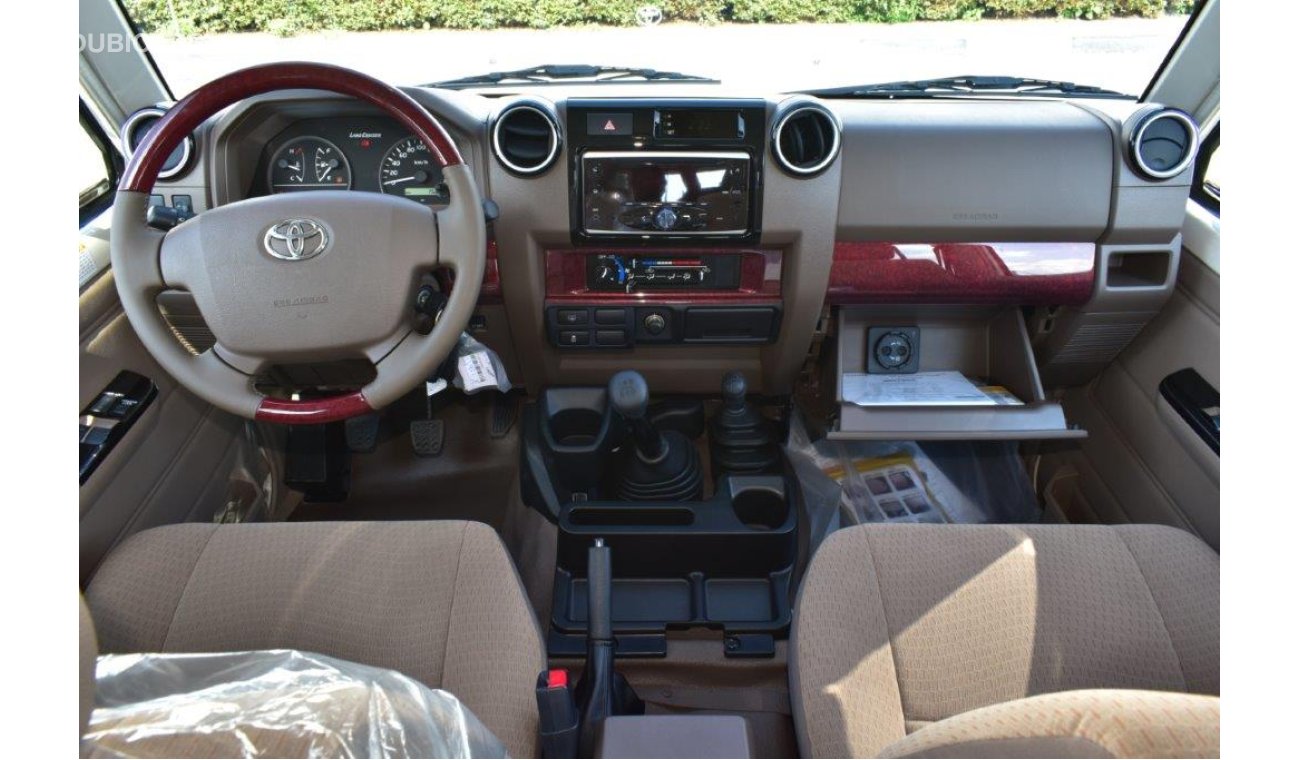 تويوتا لاند كروزر هارد توب 71 V6 4.0L 4WD 5 Seat Manual Transmission - Euro 4