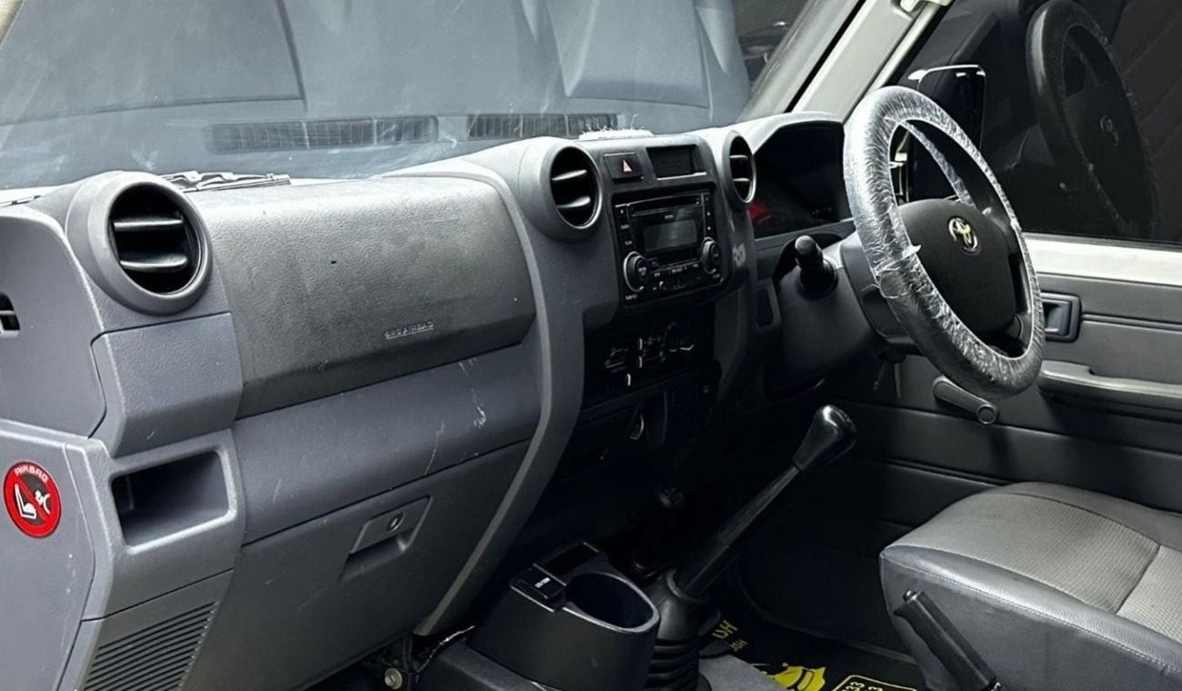 تويوتا لاند كروزر 70 Diesel 4.5 Liter Right Hand Drive Manual Gear Leather Seats