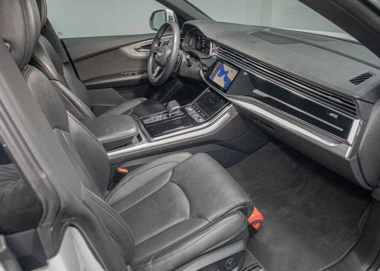 Audi Q8 TURBO 55 TFSI quattro S-Line 3.0L (340 HP)