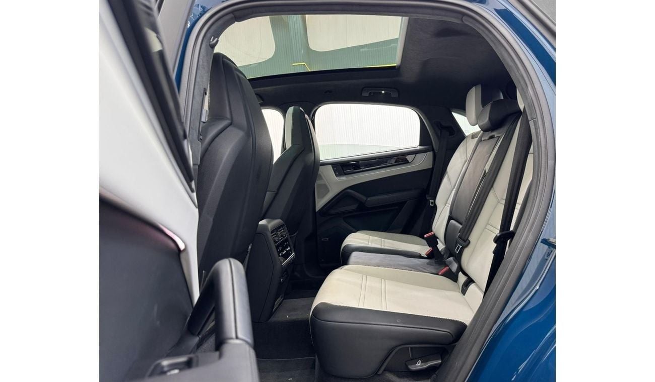 Porsche Cayenne Base Coupe 2024 Porsche Cayenne Coupe, Prosche Warranty, Full Posche Service History, GCC