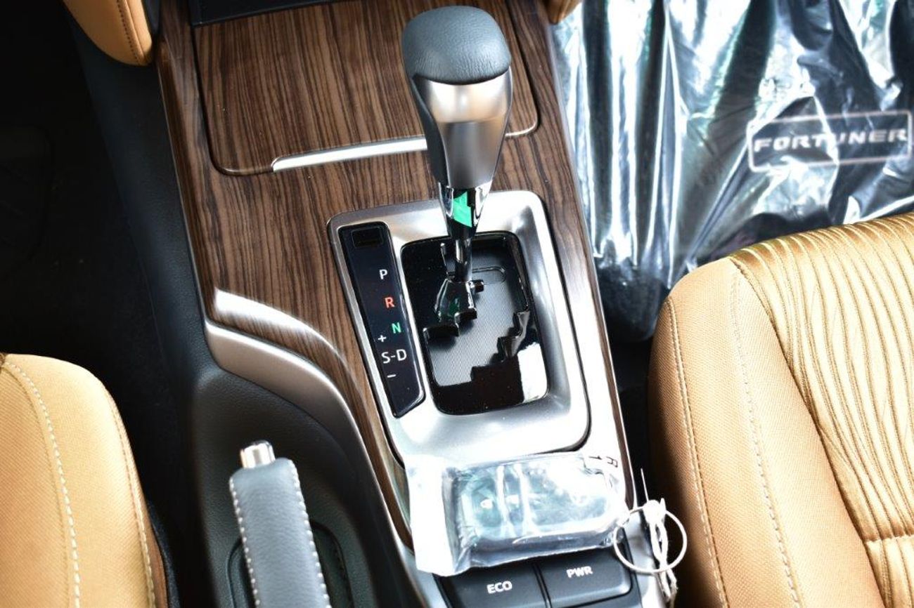 تويوتا فورتونر 2025 MODEL TOYOTA FORTUNER GXR LIMITED  2.7L PETROL 4WD 7 SEATER AUTOMATIC