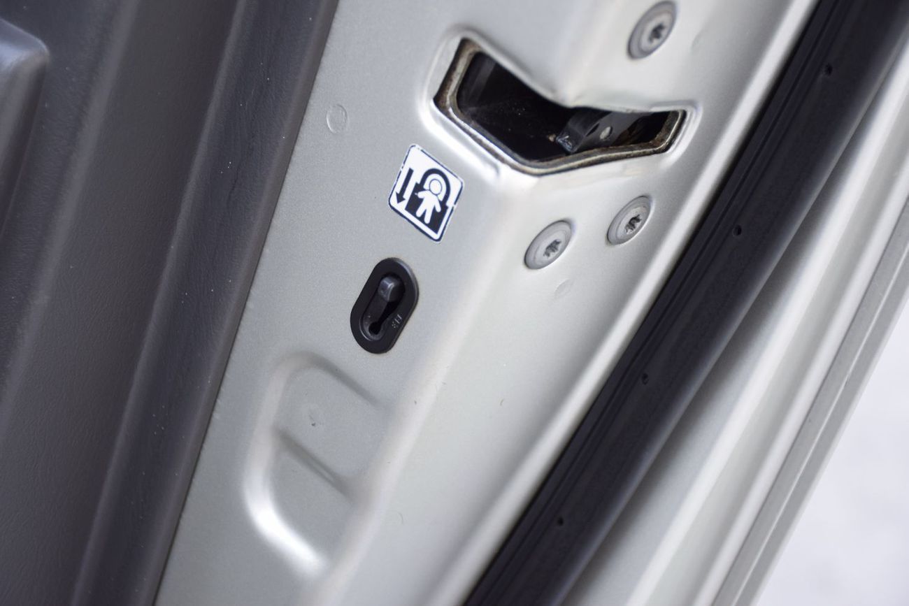 تويوتا هيلوكس 4X4 Diesel 3.0L (Right Hand)