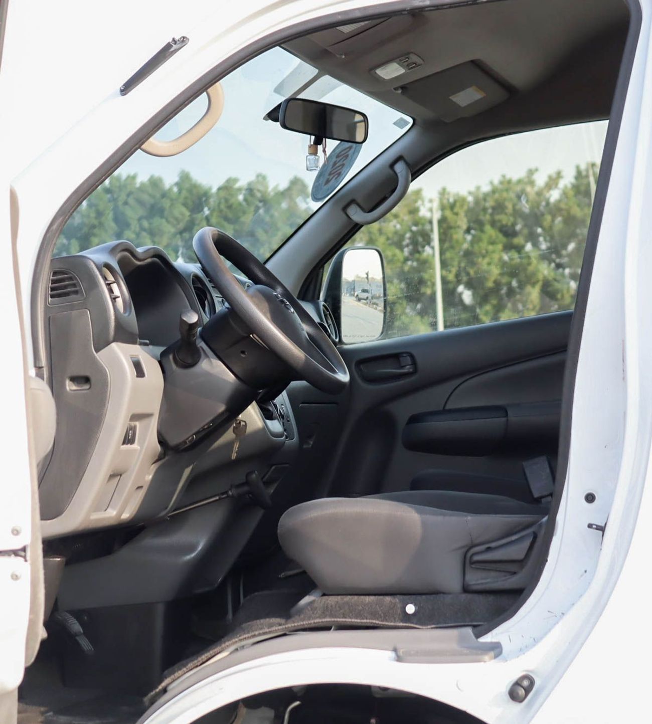 Nissan Urvan Std 2.5L (14 Seater) Nissan Urvan 2.5L 2020 GCC Original Paint accident-free, in excellent condition