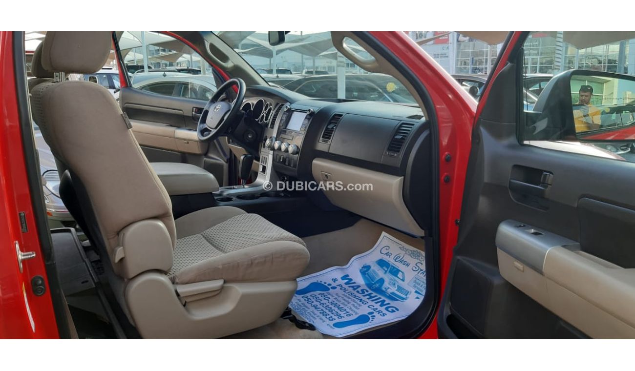 تويوتا تاندرا بدون حوادث - مواصفات أمريكية - رنجات - كشافات - مشغل اسطوانات - فوانيس ضباب بحالة ممتازة