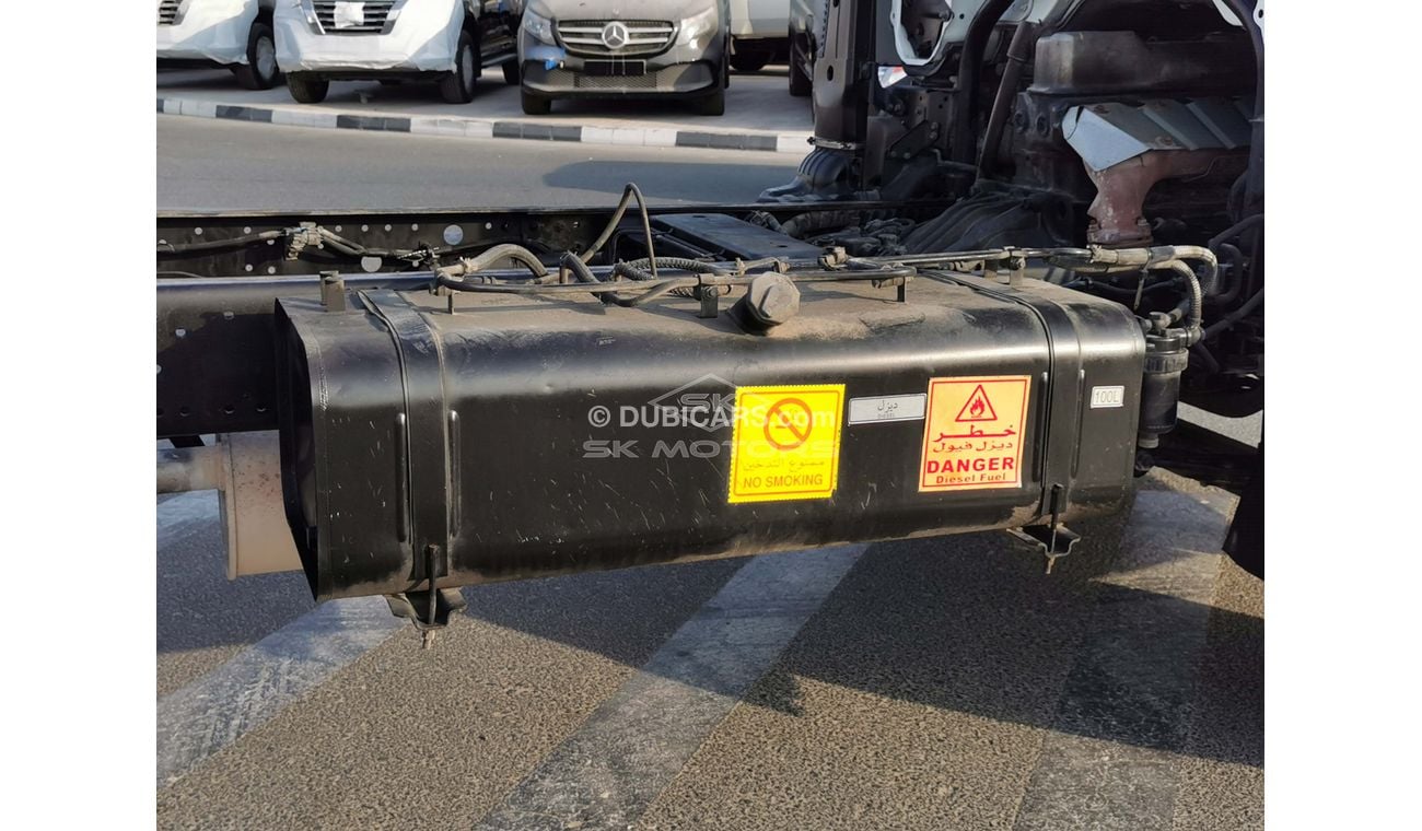 Mitsubishi Fuso Canter 4.2L, Diesel, Manual Grear Box, Front A/C, Dual Battery (LOT # 6452)