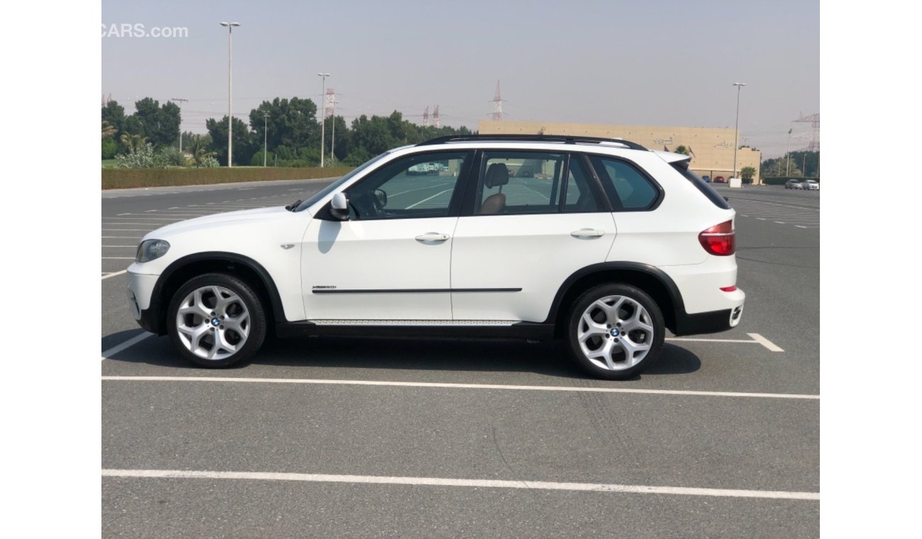 بي أم دبليو X5 xDrive 50i موديل 2012 خليجي حاله ممتازه من الداخل والخارج فل مواصفات كراسي جلد ومثبت سرعه وتحكم كهرب